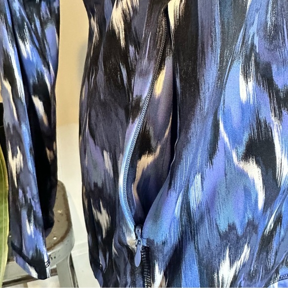 Talbots Long Sleeve Top with Blue and Black Pattern HALF ZIP PULLOVER - Picture 4 of 12
